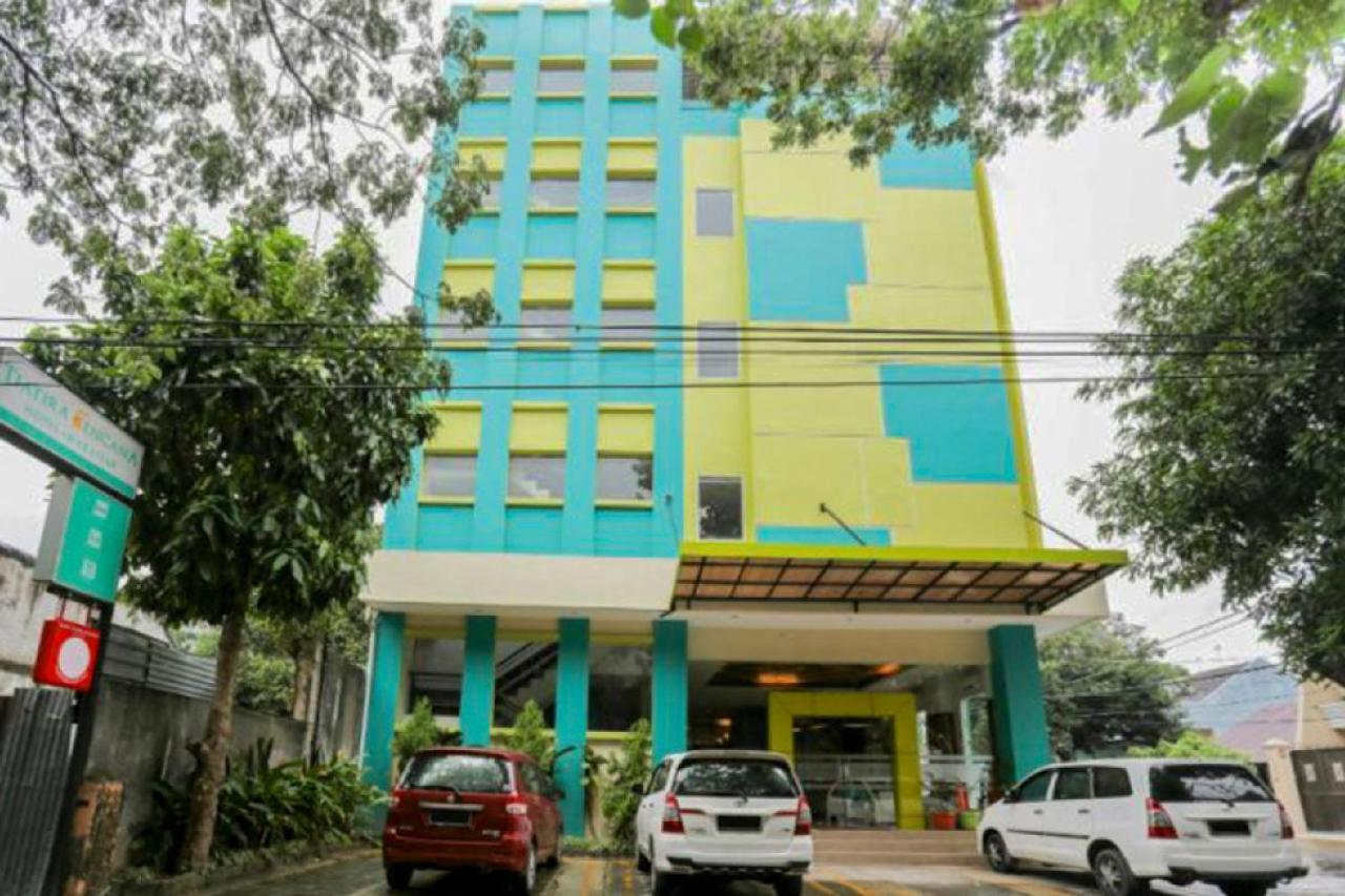 Reddoorz Plus Near Pantai Losari Macáçar Exterior foto