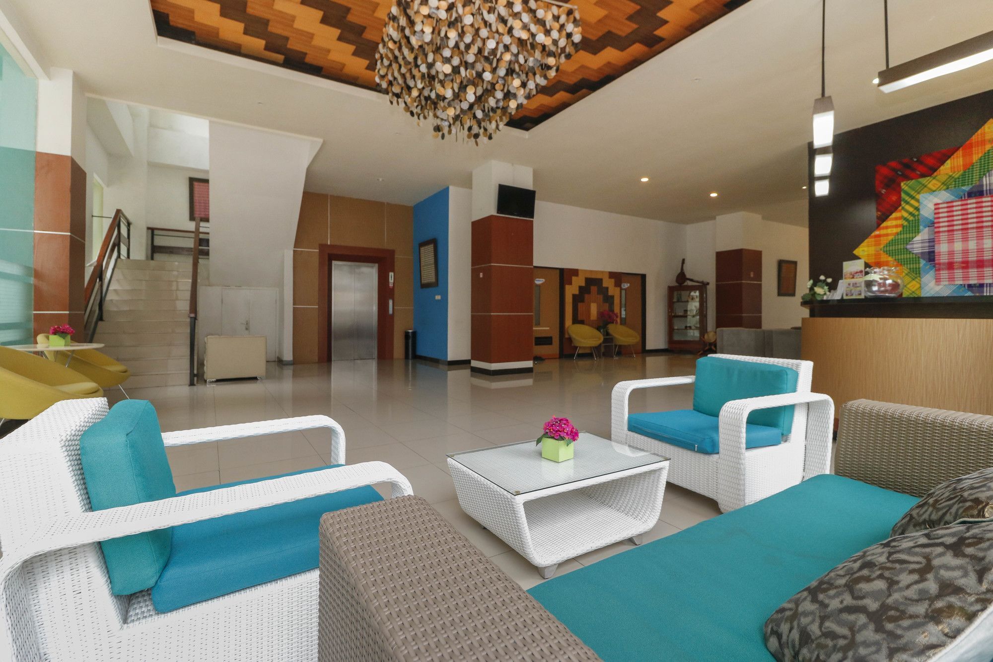 Reddoorz Plus Near Pantai Losari Macáçar Exterior foto